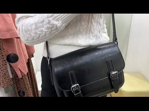 ❤️ 年轻婊子FeralBerry在试衣间用假阳具公开自慰 ❤️ at us❤